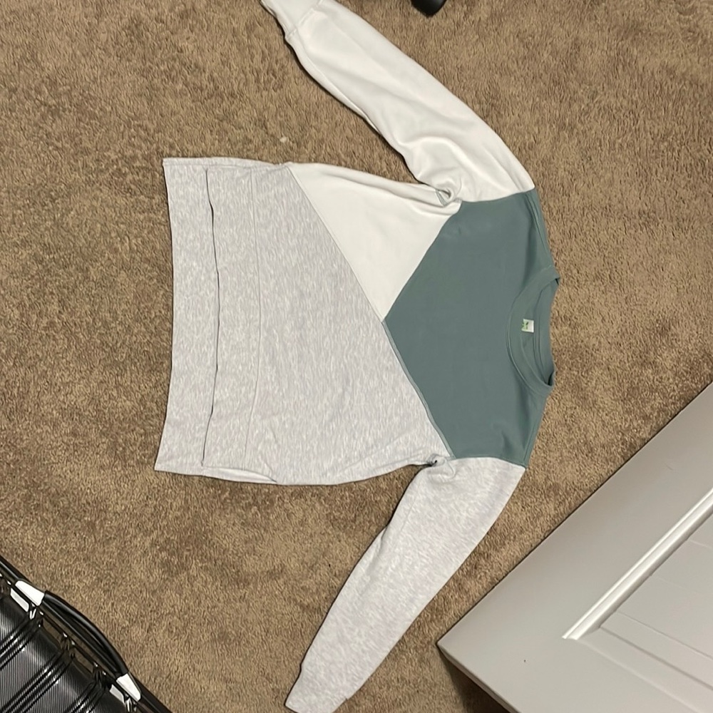 Green tea sweatshirt size small.